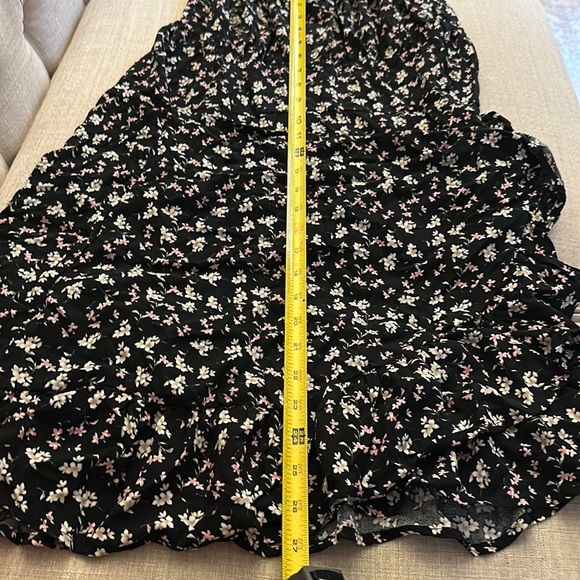 Plus Black Ditsy Floral Ruffled Wrap Dress - Picture 6 of 8